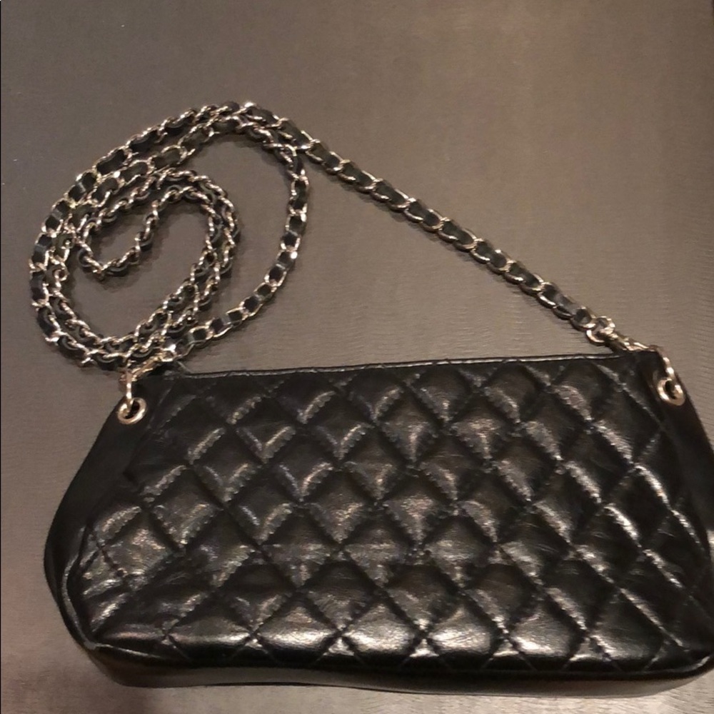 Quilted Black Chain Link Crossbody